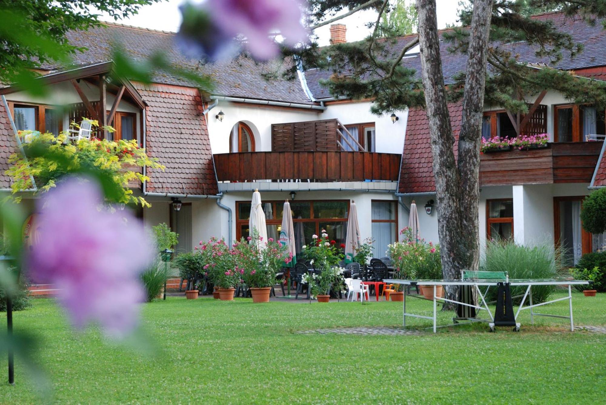 Hotel Kentaur Siófok Zewnętrze zdjęcie
