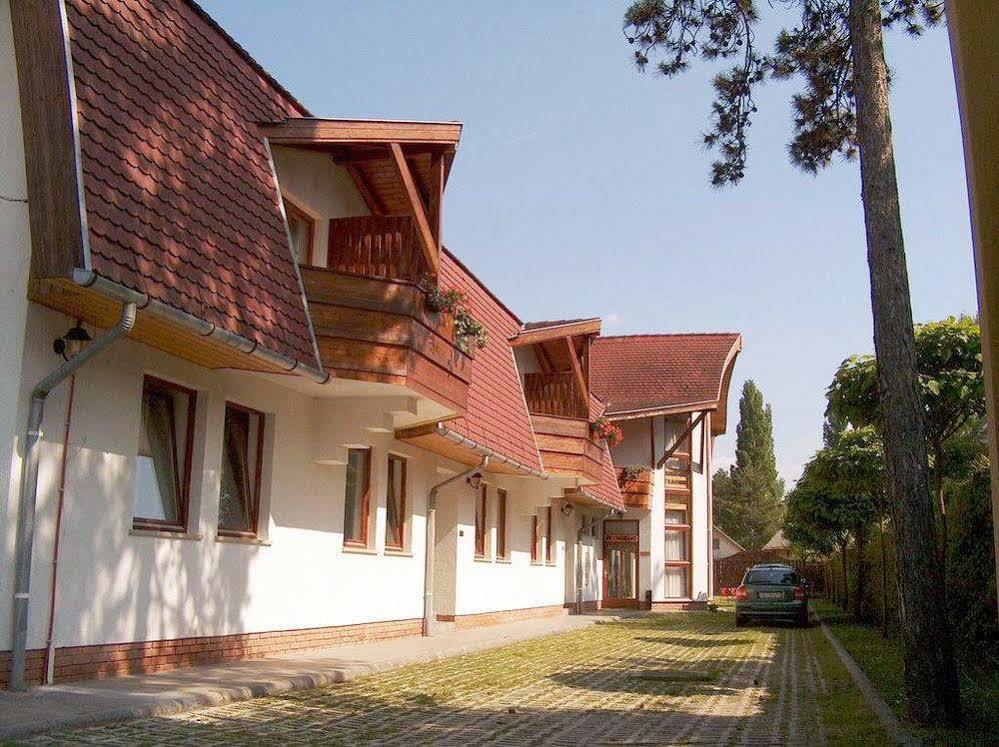 Hotel Kentaur Siófok Zewnętrze zdjęcie