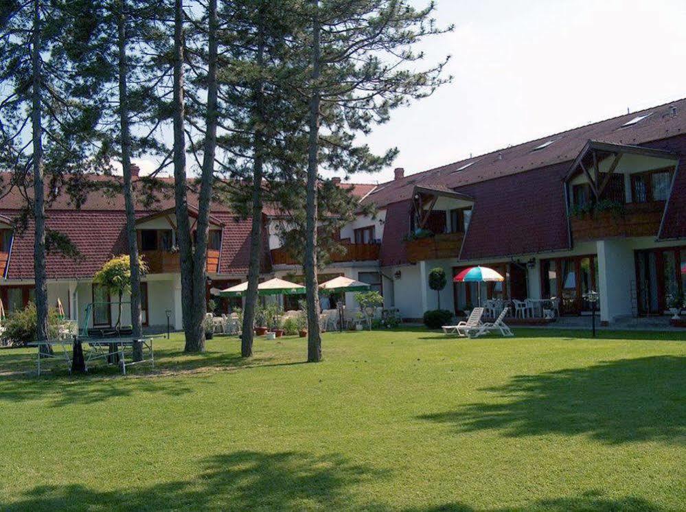 Hotel Kentaur Siófok Zewnętrze zdjęcie
