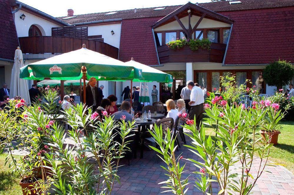 Hotel Kentaur Siófok Zewnętrze zdjęcie