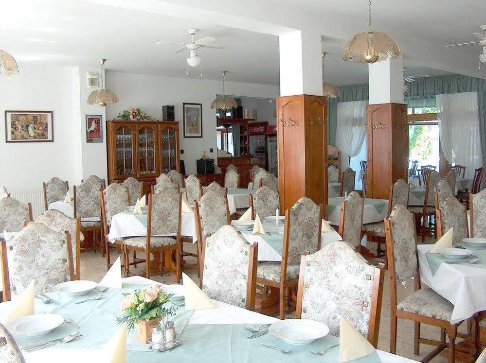 Hotel Kentaur Siófok Zewnętrze zdjęcie